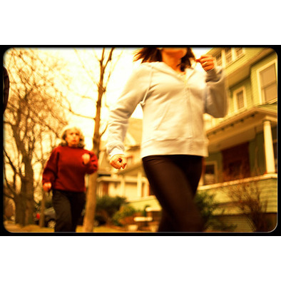 Article_weight_gain_shockers_s17_women_walking